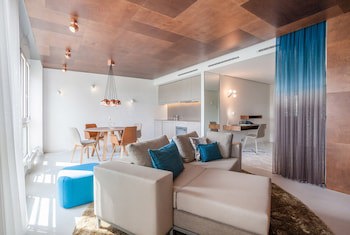 Ema House Hotel Suites