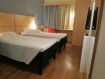 Ibis Joinville