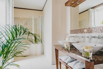 Mamaison Le Regina Boutique Hotel