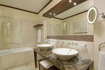 Mamaison Le Regina Boutique Hotel