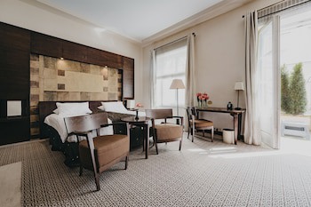 Mamaison Le Regina Boutique Hotel