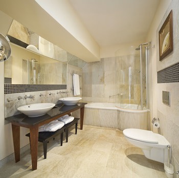 Mamaison Le Regina Boutique Hotel