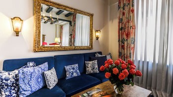 Opera Hotel fotoğrafı