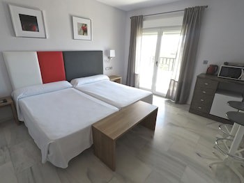 Aparthotel First Flatotel International