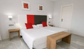 Aparthotel First Flatotel International