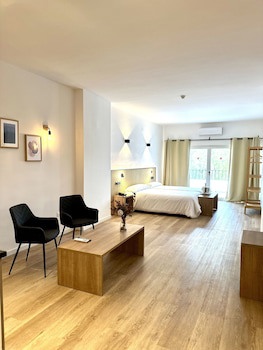 Aparthotel First Flatotel International