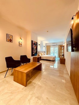 Aparthotel First Flatotel International
