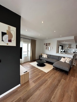 Aparthotel First Flatotel International