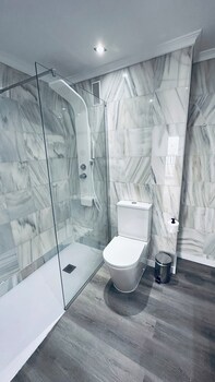 Aparthotel First Flatotel International