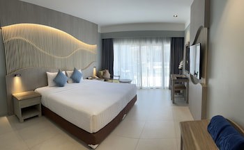 Amora Beach Resort Phuket