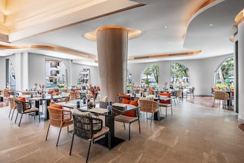 Amora Beach Resort Phuket