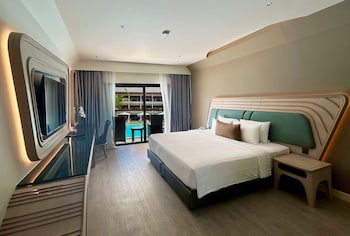 Amora Beach Resort Phuket