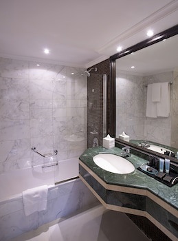 Carlton Tower Hotel