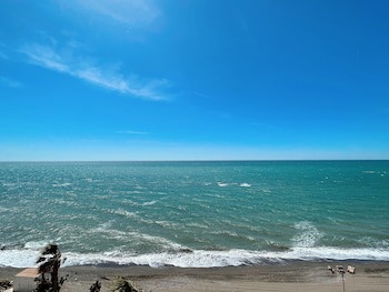 Fay Victoria Beach