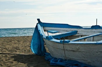 Fay Victoria Beach