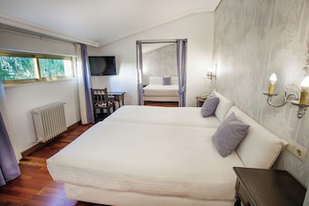 Hotel Conde Rodrigo Ii By Eme Hoteles