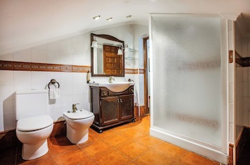 Hotel Conde Rodrigo Ii By Eme Hoteles