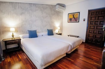 Hotel Conde Rodrigo Ii By Eme Hoteles