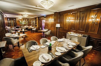 Hotel Conde Rodrigo Ii By Eme Hoteles