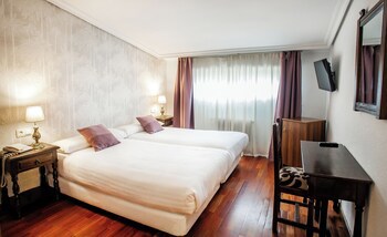 Hotel Conde Rodrigo Ii By Eme Hoteles