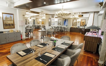 Hotel Conde Rodrigo Ii By Eme Hoteles