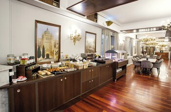 Hotel Conde Rodrigo Ii By Eme Hoteles