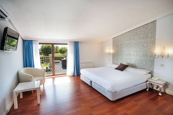 Hotel Conde Rodrigo Ii By Eme Hoteles