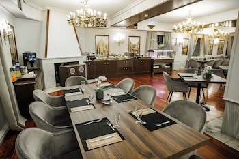 Hotel Conde Rodrigo Ii By Eme Hoteles