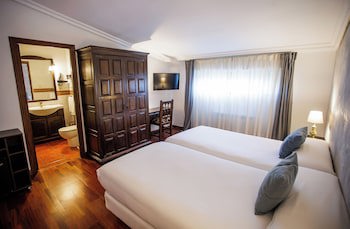 Hotel Conde Rodrigo Ii By Eme Hoteles