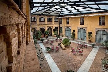 Alcazar De La Reina