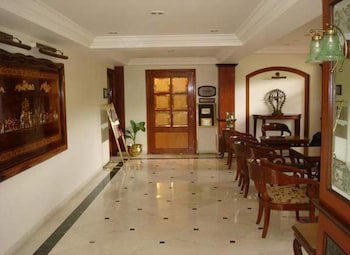 Renest Shraddha Inn - Shirdi