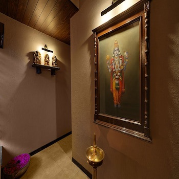 Renest Shraddha Inn - Shirdi