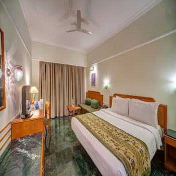 Renest Shraddha Inn - Shirdi
