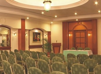 Renest Shraddha Inn - Shirdi