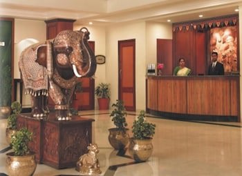 Renest Shraddha Inn - Shirdi
