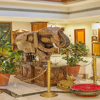 Renest Shraddha Inn - Shirdi