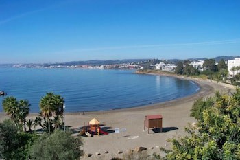 H10 Estepona Palace