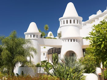 H10 Estepona Palace