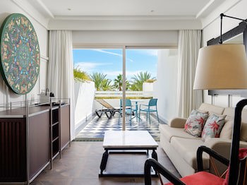 H10 Estepona Palace