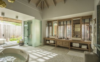 Four Seasons Resort Seychelles At Desroches Island