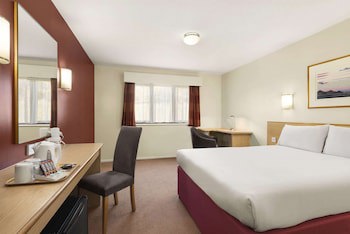 Days Inn By Wyndham Warwick South M40