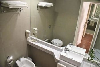 Grand King Hotel