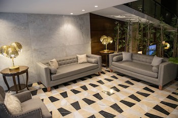 Grand King Hotel