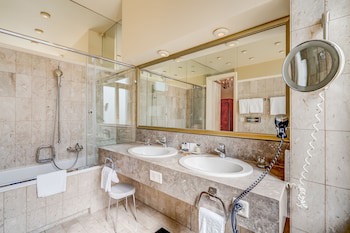 Grand Hotel National
