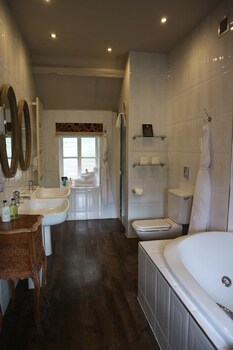 Swan Hotel