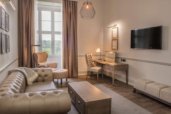 De Vere Latimer Estate