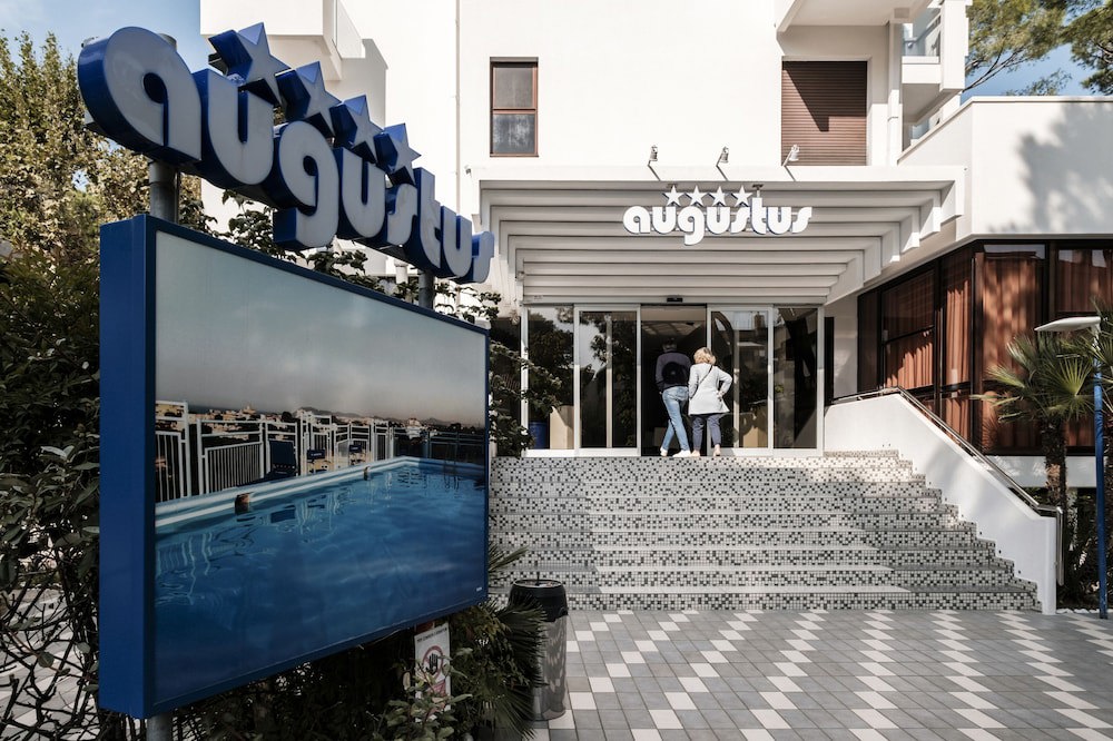 Hotel Augustus
