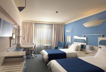 Holiday Inn Athens Attica Av. Airport West by IHG galeri fotoğrafı