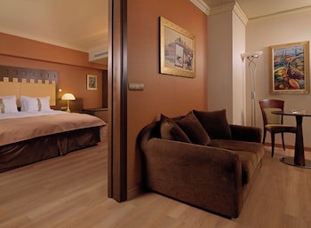 Holiday Inn Athens Attica Av. Airport West by IHG galeri fotoğrafı