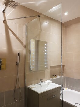 Stonecross Manor Hotel